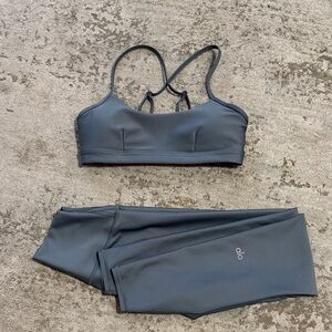 ALO Yoga STEEL GRAY  Bra and Leggings Set